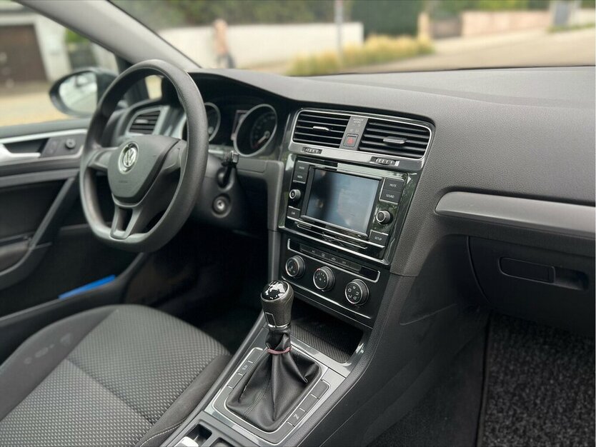 VW Golf 1.6 TDI VII. BMT Start-Stopp PDC 164.000 km 9.990 € Neckarsulm 74172