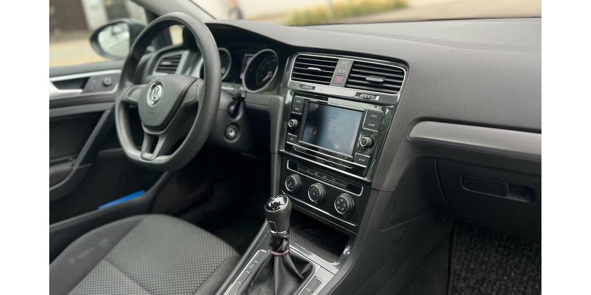 VW Golf VII 1.6 TDI BMT Start-Stopp PDC 164.000 km 9.490 &euro; Neckarsulm 74172