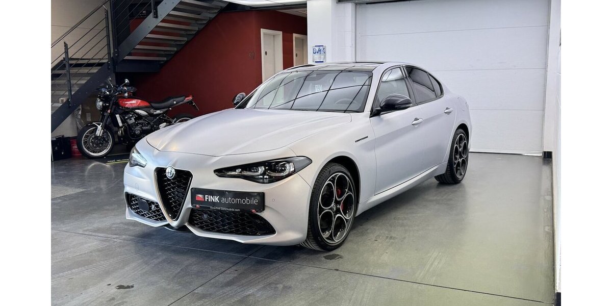 Alfa Romeo Giulia 2.0 Competizione Q4 Turbo Panoramadach 17.100 km 38.460 &euro; Lich 35423