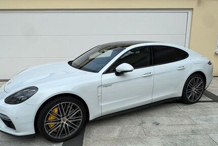 Porsche Panamera 162.735 km 58.000 &euro; Stuttgart 70182