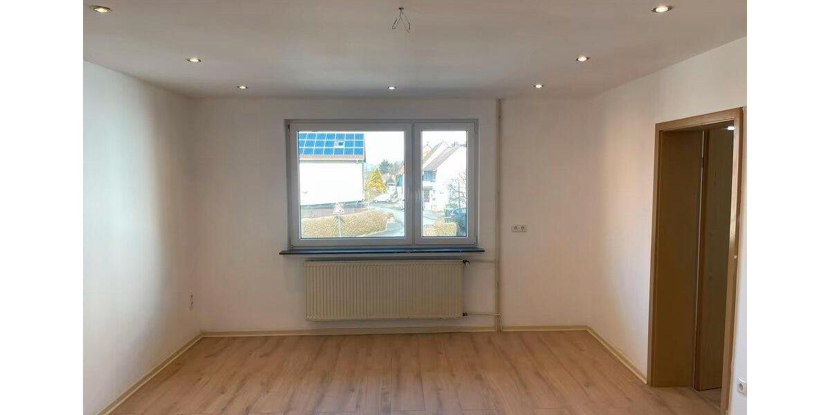 Einfamilienhaus Grebenstein - 6 Zimmer, 200 m&sup2;, 1.300&euro; | Angebot:26129821