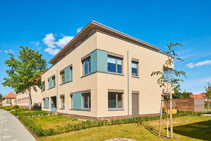 Helles Zuhause mit kleinem Garten