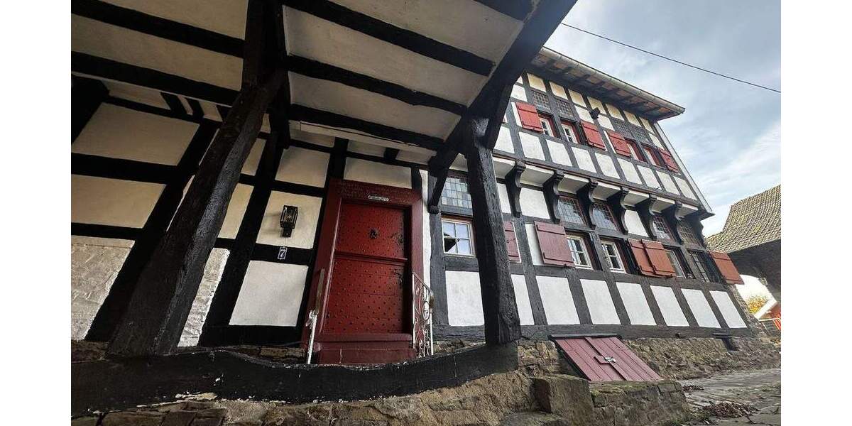 Einfamilienhaus Euskirchen Flamersheim - 7 Zimmer, 190 m&sup2;, 2.280&euro; | Angebot:25567141