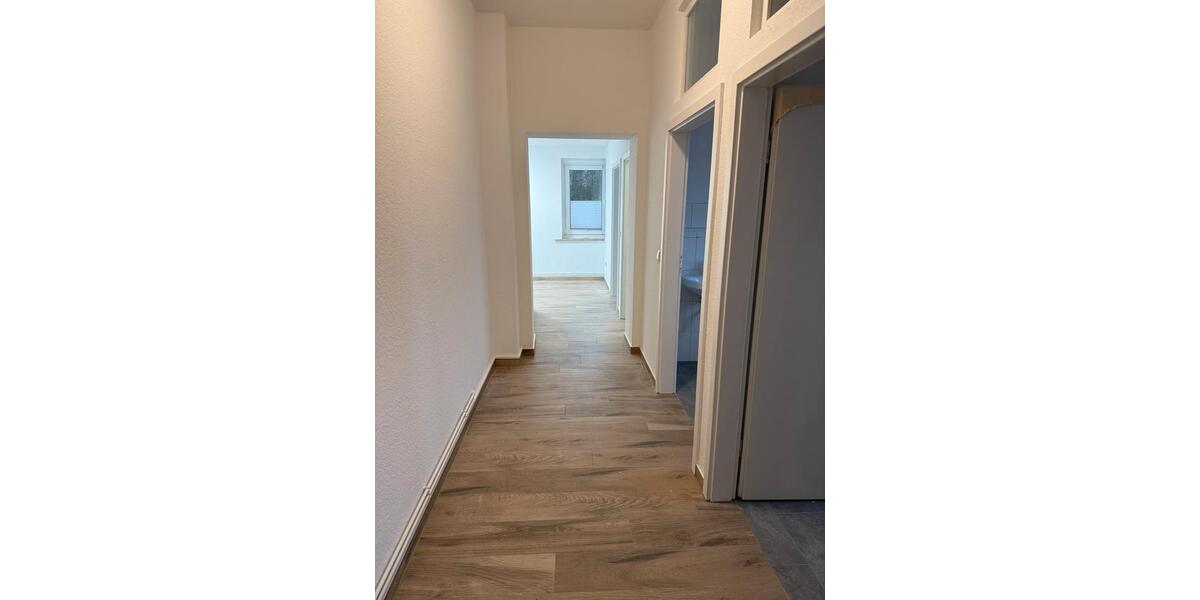 Wohnung auf ruhigem Grundstück zu vermieten 5 zimmer