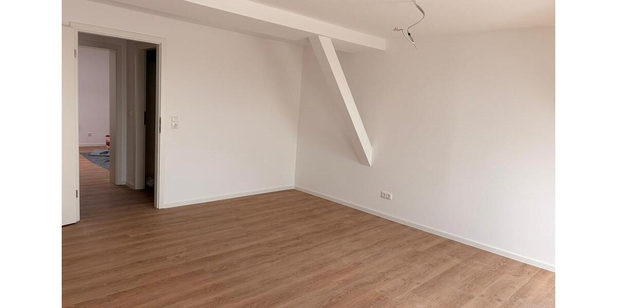 Dachgeschoßwohnung Cottbus - 3 Zimmer, 97 m&sup2;, 1.150&euro; | Angebot:26443930