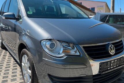 VW Touran 183.322 km 4.900 &euro; Bannewitz 01728