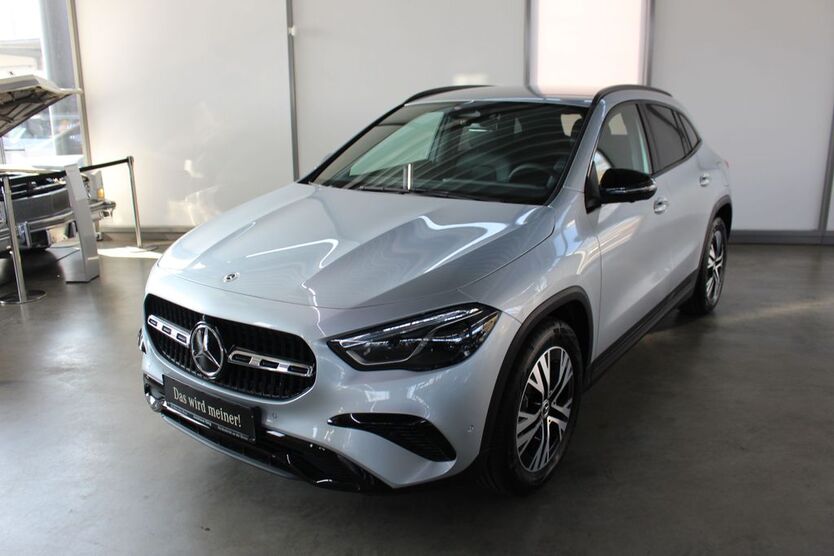 Mercedes-Benz GLA 200 3.048 km 46.590 € Heidenheim 89520