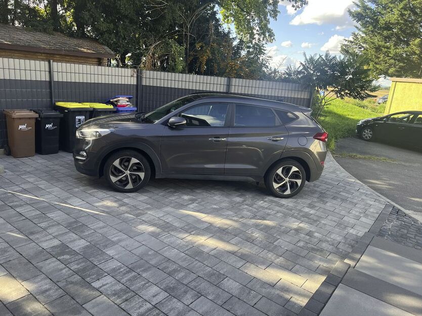 Hyundai TUCSON 166.000 km 14.900 € Trebur 65468