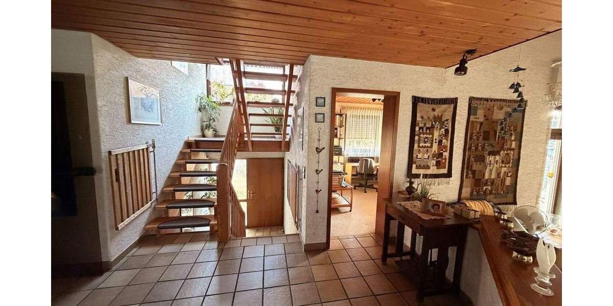 Einfamilienhaus Bretten Gölshausen - 7 Zimmer, 216 m&sup2;, 770.000&euro; | Angebot:24779450