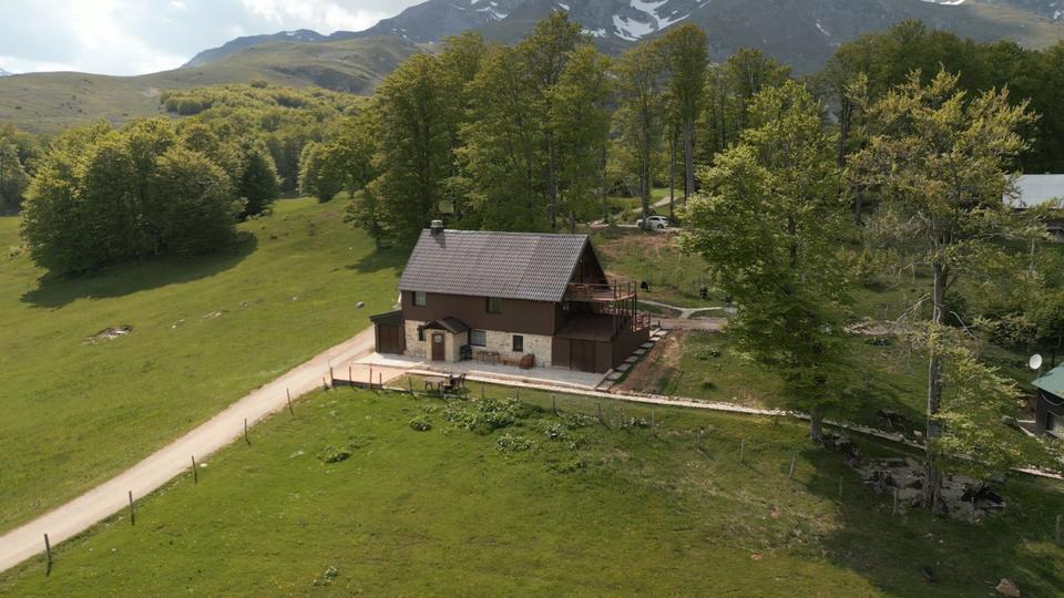 Einfamilienhaus Ottweiler - 12 Zimmer, 320 m&sup2;, 650.000&euro; | Angebot:26951538