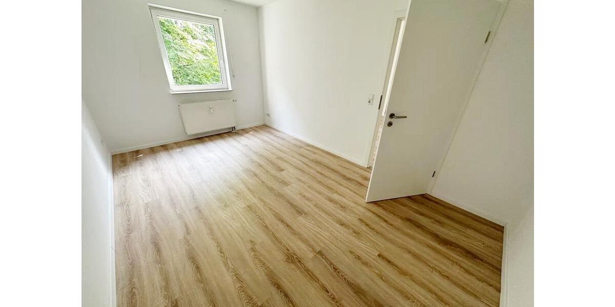 Etagenwohnung Chemnitz Kapellenberg - 2.5 Zimmer, 58 m&sup2;, 79.000&euro; | Angebot:26926894