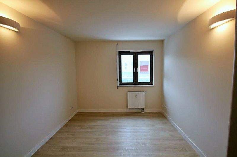 2 ZIMMER APARTMENT MIT EINBAUKÜCHE IM DACHGESCHOSS... 2 zimmer