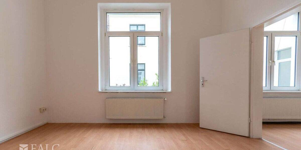 Mehrfamilienhaus, Wohnhaus Krefeld Stadtmitte - 1 Zimmer, 384 m&sup2;, 699.999&euro; | Angebot:26081937