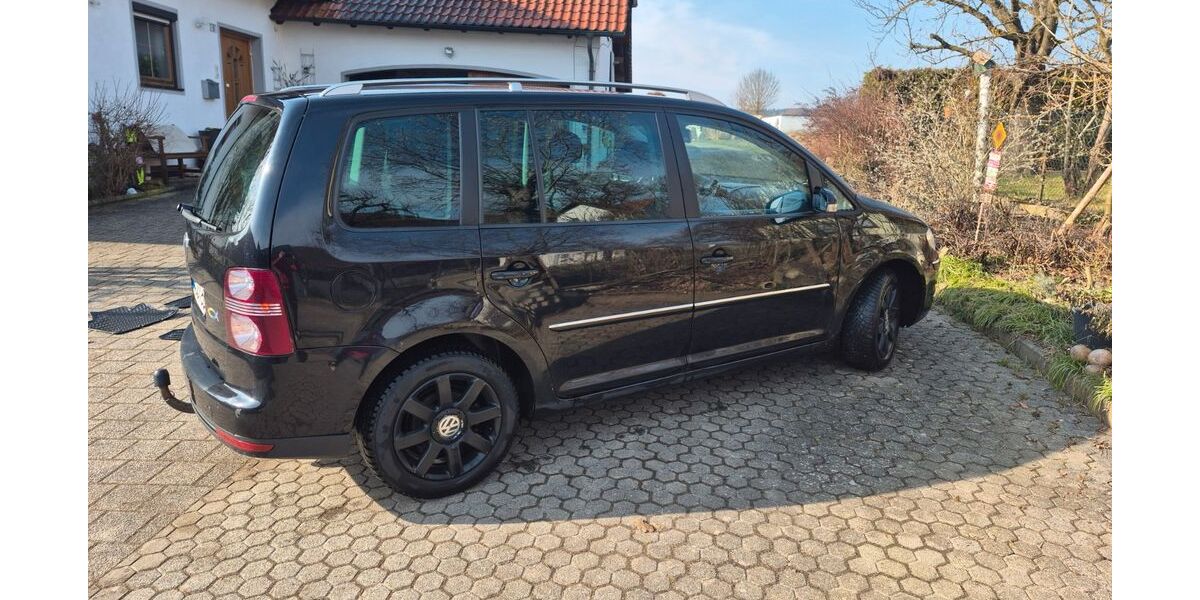 VW Touran 251.292 km 3.200 &euro; Mendorf 93336