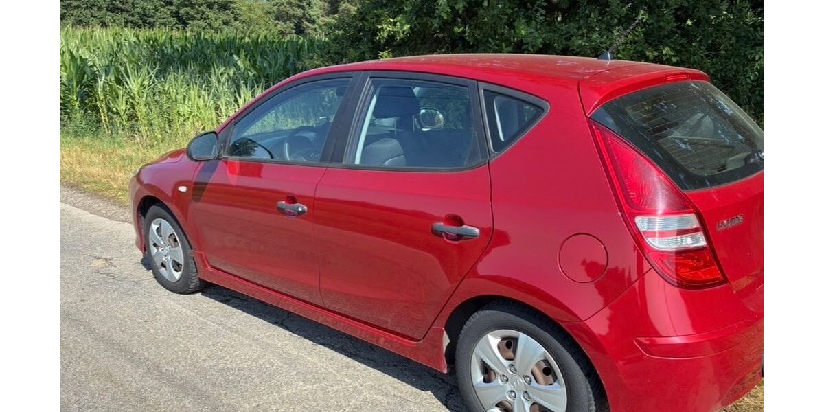 Hyundai i30 111.200 km 3.700 &euro; Straelen 47638
