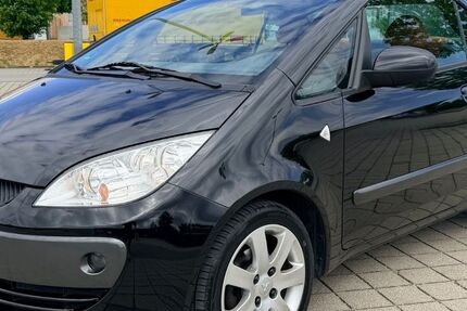 Mitsubishi Colt 82.000 km 3.490 &euro; München 81243
