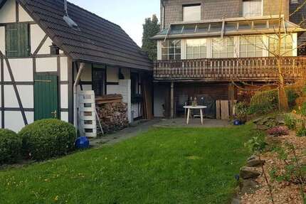 Haus Wipperfürth - 6 Zimmer, 270 m&sup2;, 325.000&euro; | Angebot:25467321