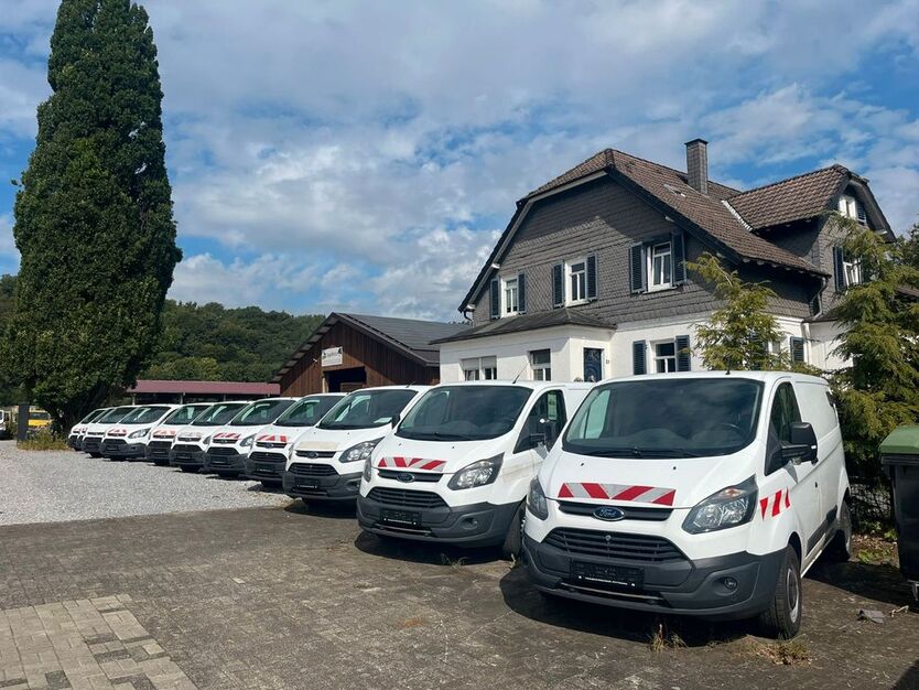 Ford Transit Custom 199.999 km 9.300 € Finnentrop 57413