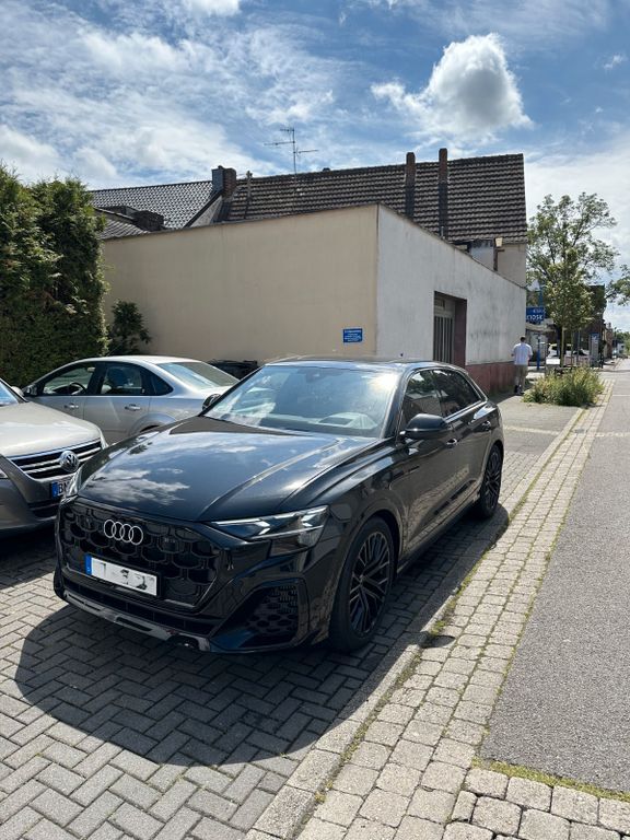 Audi Q8 17.000 km 79.900 € Hennef 53773