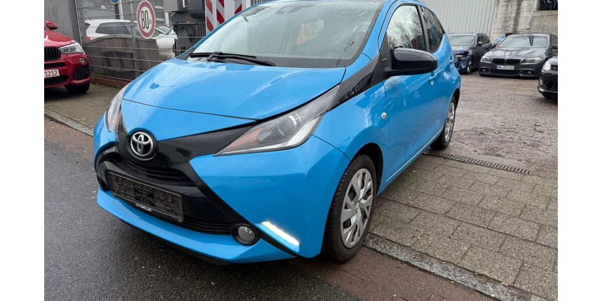 Toyota Aygo (X) 122.500 km 5.500 &euro; Bremen 28217