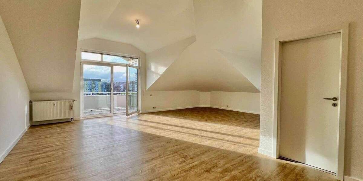 Wo Licht, Weite und Ruhe zuhause sind: Traumhafte 3-Zi-DG-Wohnung in Rumpenheim 3 zimmer