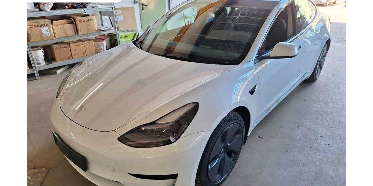 Tesla Model 3 67.868 km 25.950 &euro; Steinbach-Hallenberg OT Herges-Hallenberg 98587