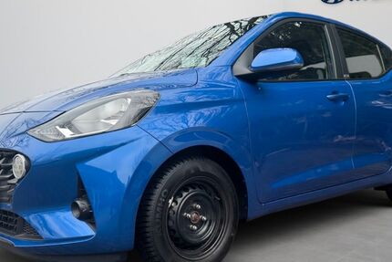 Hyundai i10 25.000 km 13.590 € München 81825