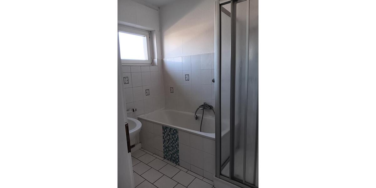 Etagenwohnung Goldbach - 3.5 Zimmer, 89 m&sup2;, 900&euro; | Angebot:25975849