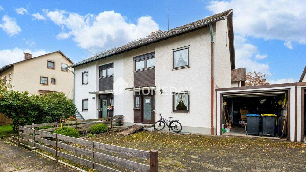 Großzügige Doppelhaushälfte mit Potenzial und Loggia in ruhiger Lage 4 zimmer