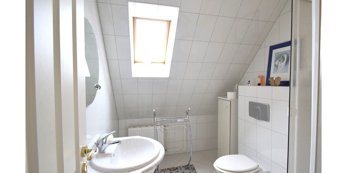Großes modernisiertes EFH + EBK + Wintergarten + 3 Bäder mit 2 Stellplätzen vor dem Haus - Doppelhaushälfte Syke / Siedlung Gessel Gessel | Angebot:24213112