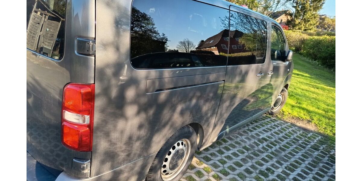 Opel Vivaro 106.000 km 18.500 &euro; Stockelsdorf 23617