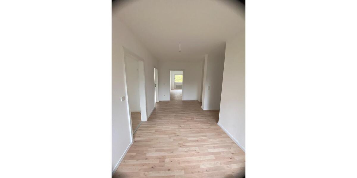 Etagenwohnung Hamm (Sieg) - 3.5 Zimmer, 82 m&sup2;, 175.000&euro; | Angebot:26002194