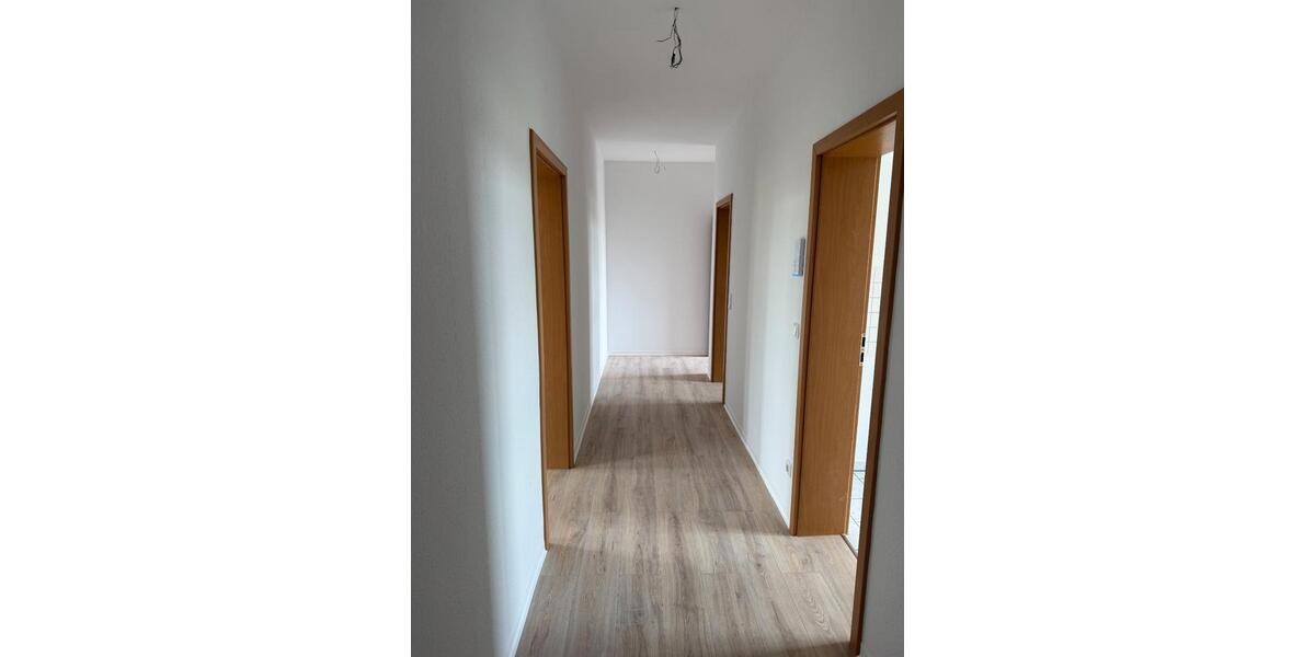 Etagenwohnung Staßfurt - 3 Zimmer, 75 m&sup2;, 400&euro; | Angebot:26633846