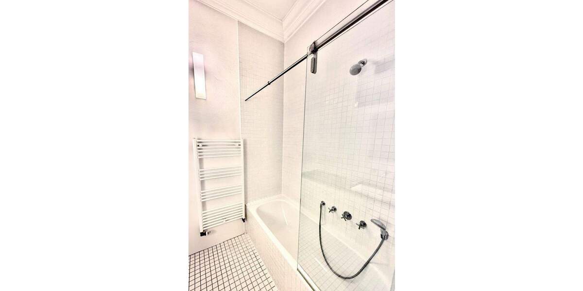 Hochwertige 4 Zi. Lehel am Isartor Bestlage. Exklusiv möbliert oder leer. 2 OG, Garten. Ab 3 Monaten 4 zimmer