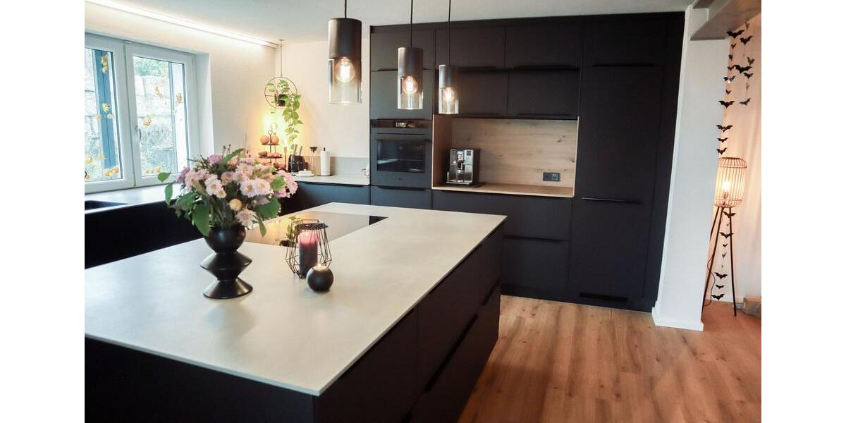 Freistehenden Haus zu vermieten 260m² +Keller geringe Nebenkosten 8 zimmer