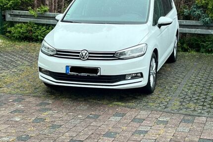 VW Touran 61.238 km 17.500 &euro; Leun 35638