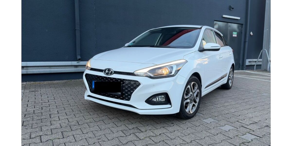 Hyundai i20 81.160 km 10.499 &euro; Mülheim an der Ruhr 45472
