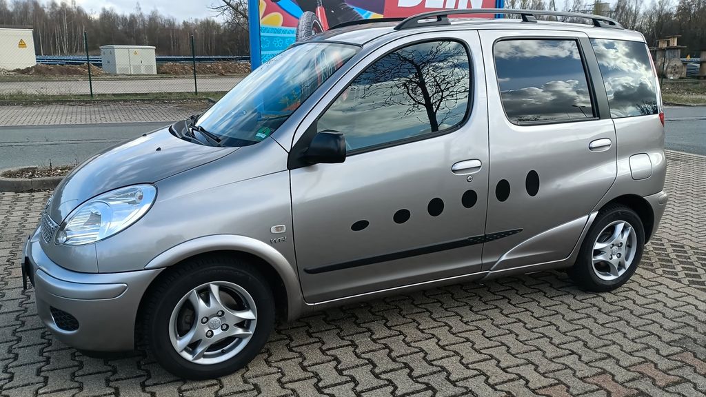 Toyota Yaris 123.000 km 4.500 &euro; Chemnitz 09119