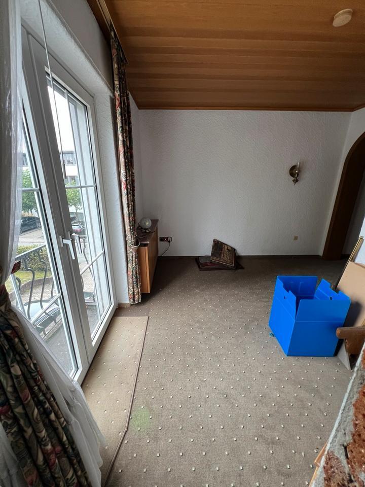 Doppelhaushälfte mit Balkon Dachgeschoss & Spitzboden - renoviert zimmer