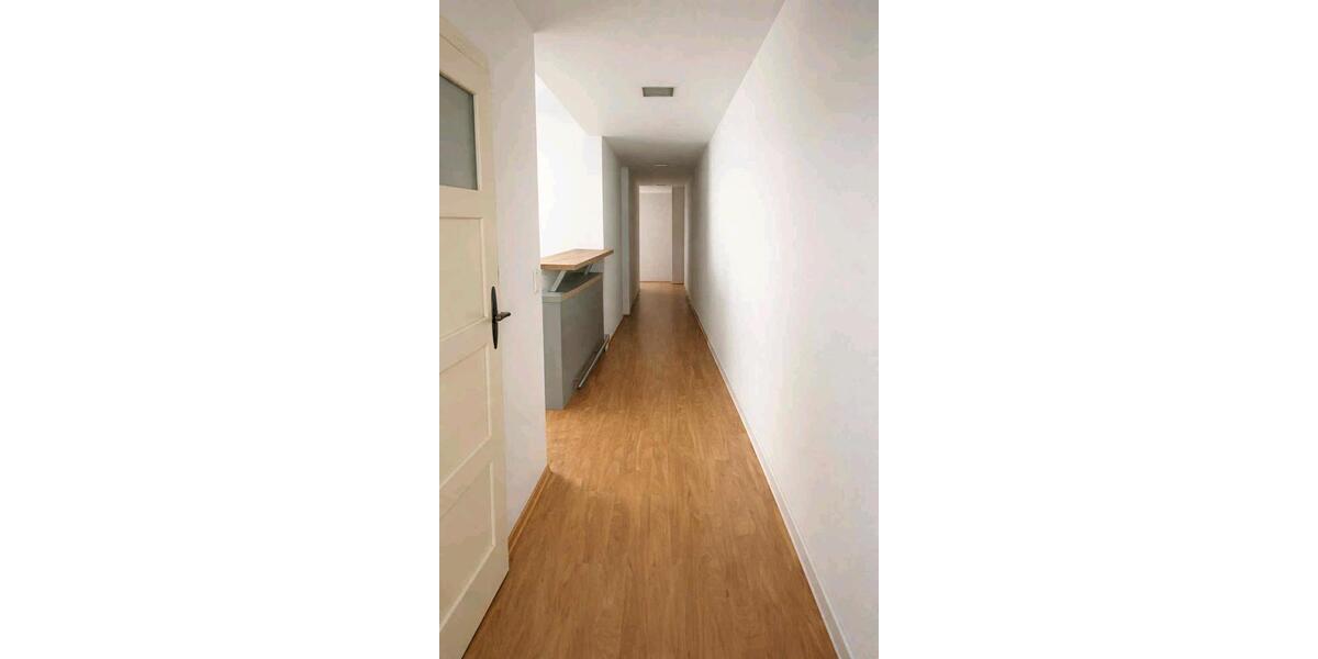 Etagenwohnung Mittweida - 3 Zimmer, 110 m&sup2;, 700&euro; | Angebot:25428579