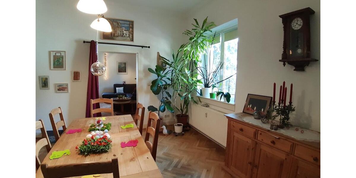 Exklusive Eigentumswohnung mit Gartenanteil und Loggien 5 zimmer