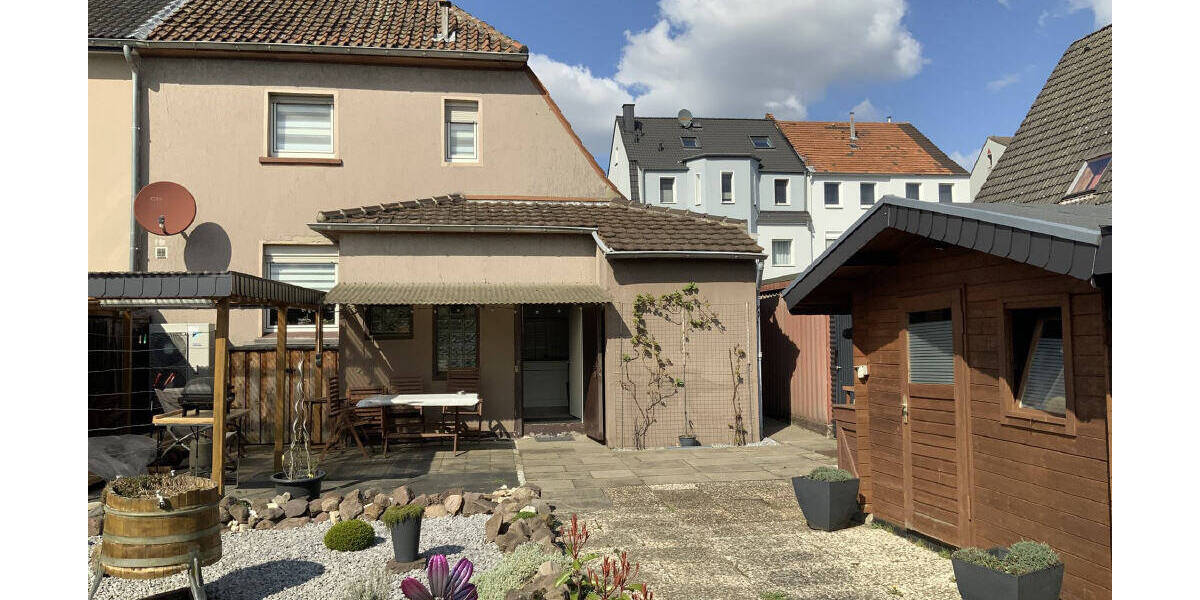 Gemütliche Doppelhaushälfte mit großem Garten. 4 zimmer