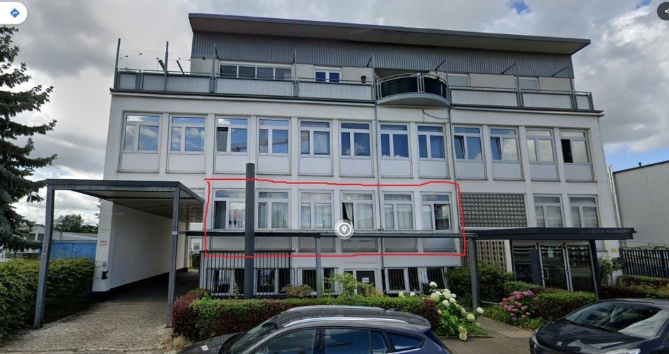 Großzügige, lichtdurchflutete Büroeinheit mit drei Räumen