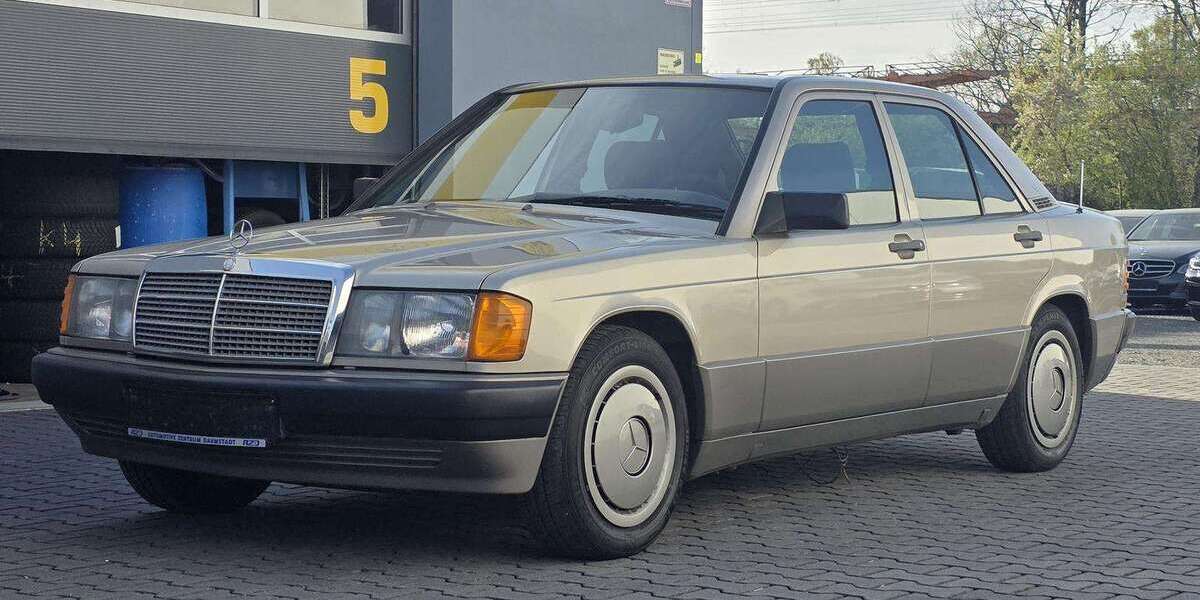 Mercedes-Benz 190 125.000 km 14.988 &euro; Darmstadt 64293