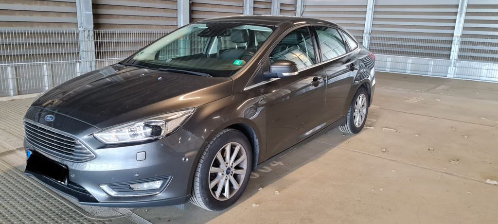 Ford Focus 88.500 km 7.490 &euro; Baden-Baden 76530