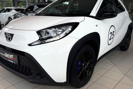 Toyota Aygo (X) 2.560 km 16.279 &euro; Amberg 92224