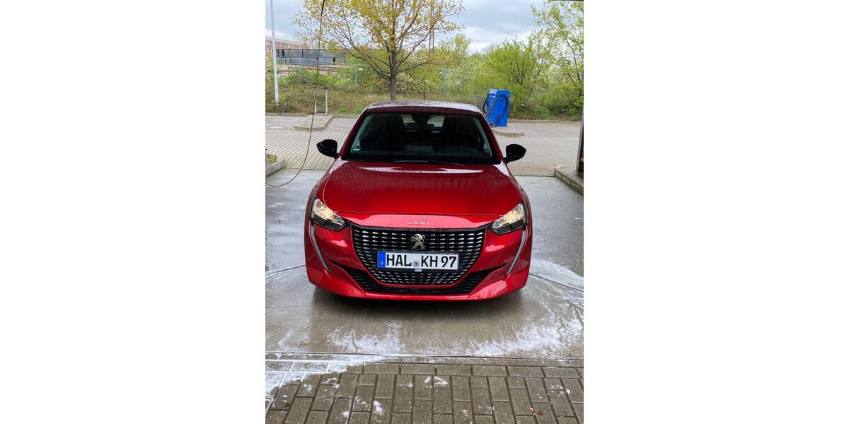 Peugeot 208 30.000 km 15.900 &euro; Halle Saale 06110