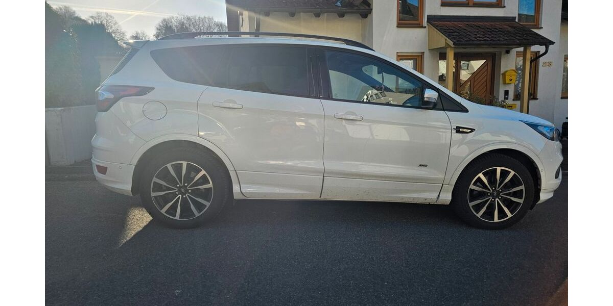 Ford Kuga 148.000 km 15.600 &euro; Frammersbach 97833