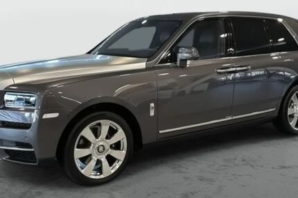 Rolls Royce Cullinan 21.035 km 302.260 &euro; Baierbrunn 82065
