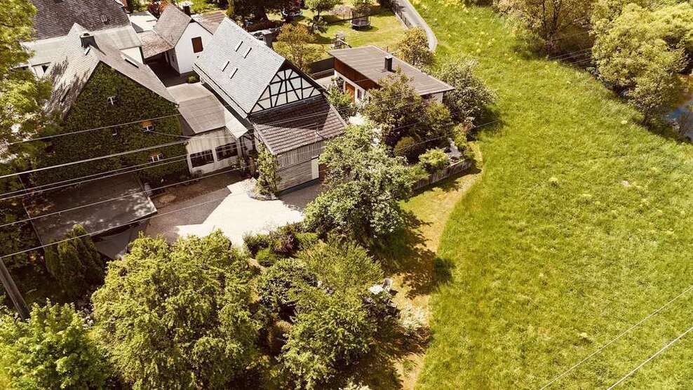 Haus zum Kaufen in Ehringshausen 499.000 € 230 m²